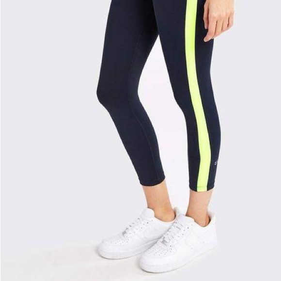 Splits 59 Rose High Waist Capri - Picture 3 of 14